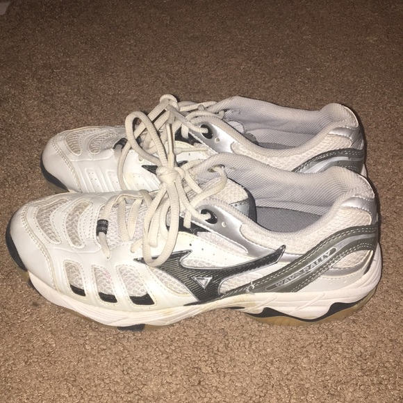 mizuno wave rally volleyball shoes